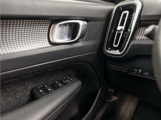 Volvo  XC40 1.5 T5 Recharge R-Design 262Pk Automaat (APPLE CARPLAY, GROOT NAVI, LEDER/ALCANTARA, CAMERA, SPOR... ActivLease financial lease