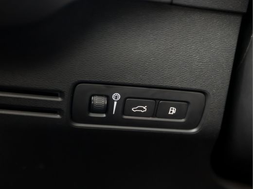 Volvo  XC40 1.5 T5 Recharge R-Design 262Pk Automaat (APPLE CARPLAY, GROOT NAVI, LEDER/ALCANTARA, CAMERA, SPOR... ActivLease financial lease