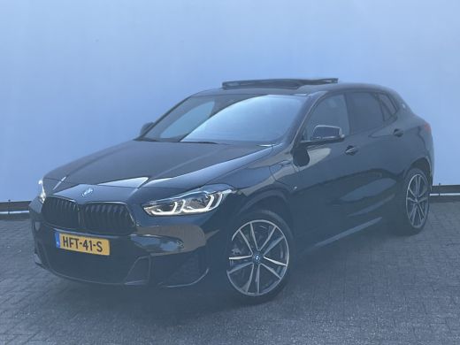 BMW X2 xDrive25e High Executive M-Sport H&K HUD Pano.dak PHEV Sportzetels Plug-in ActivLease financial lease