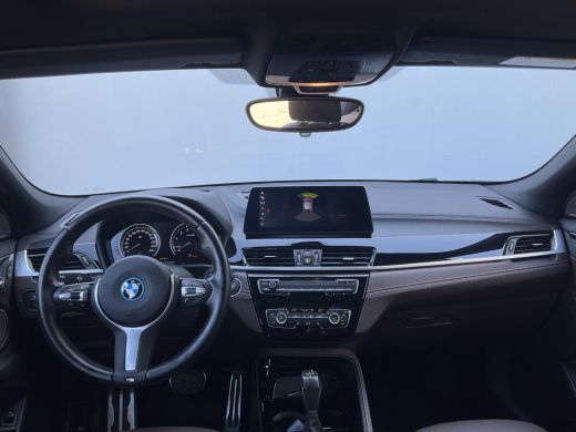 BMW X2 xDrive25e High Executive M-Sport H&K HUD Pano.dak PHEV Sportzetels Plug-in ActivLease financial lease