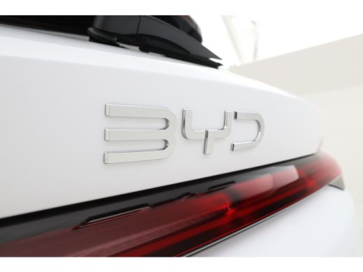 BYD SEAL U 1.5 T DM-i AWD Design 4 wheel drive! trekgewicht 1300kg! ActivLease financial lease