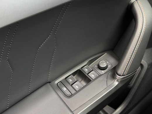 CUPRA Leon 1.4 e-Hybrid VZ Adrenaline NL-AUTO | 1/2 LEDER | PLUG IN ActivLease financial lease
