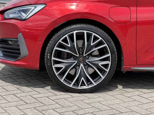 CUPRA Leon 1.4 e-Hybrid VZ Adrenaline NL-AUTO | 1/2 LEDER | PLUG IN ActivLease financial lease