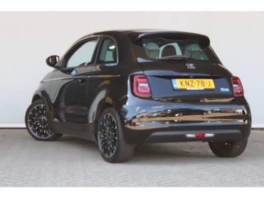 Fiat 500 La Prima 42 kWh | SOH 93% | Navigatie | Panoramadak | Camera | LED koplampen | Lederen bekleding | ActivLease financial lease
