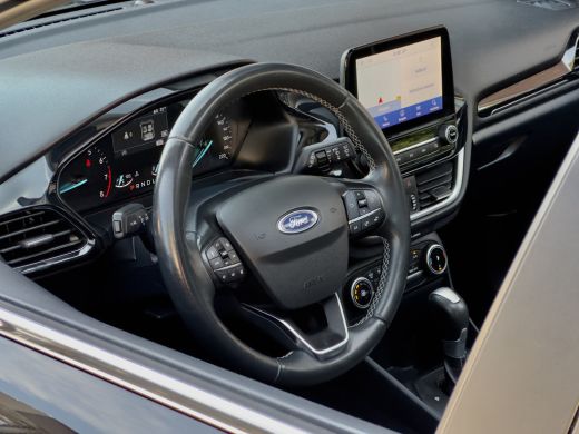 Ford Fiesta 1.0 AUT7 TITANIUM PANODAK NAVI CAMERA LED LMV PDC ActivLease financial lease