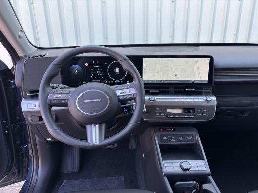 Hyundai Kona Long Range Pure Edition 64.8 kWh | Comfort Pack | WK Deal | | Uit voorraad leverbaar! | Achteruit... ActivLease financial lease