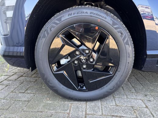 Hyundai Kona Long Range Pure Edition 64.8 kWh | Comfort Pack | WK Deal | | Uit voorraad leverbaar! | Achteruit... ActivLease financial lease