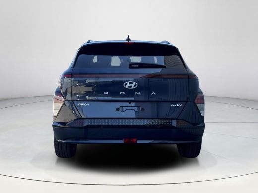 Hyundai Kona Long Range Pure Edition 64.8 kWh | Comfort Pack | WK Deal | | Uit voorraad leverbaar! | Achteruit... ActivLease financial lease