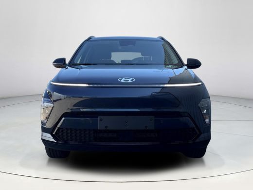 Hyundai Kona Long Range Pure Edition 64.8 kWh | Comfort Pack | WK Deal | | Uit voorraad leverbaar! | Achteruit... ActivLease financial lease