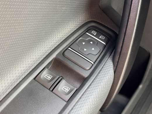 Mercedes-Benz eCitan 112 51kWh L2 284 WLTP 98% (SOH) Camera MBUX Trekhaak 75kW Snelladen Apple Carplay Cruise Control ActivLease financial lease