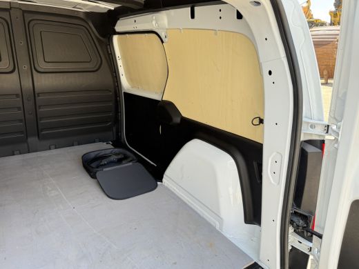 Mercedes-Benz eCitan 112 51kWh L2 284 WLTP 98% (SOH) Camera MBUX Trekhaak 75kW Snelladen Apple Carplay Cruise Control ActivLease financial lease