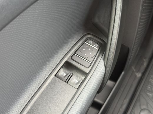 Mercedes-Benz eCitan 112 51kWh L2 284 WLTP 98% (SOH) Camera MBUX Trekhaak 75kW Snelladen Apple Carplay Cruise Control ActivLease financial lease