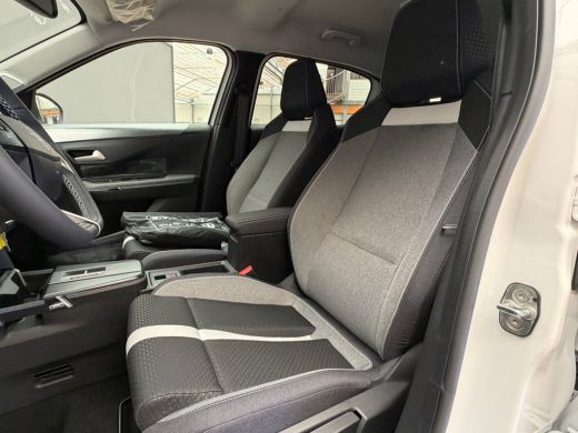 Opel Frontera 1.2 Turbo Hybrid GS | 17" Lichtmetalen velgen in Zwart met 215/60 R17 banden | Dode hoek waarschu... ActivLease financial lease