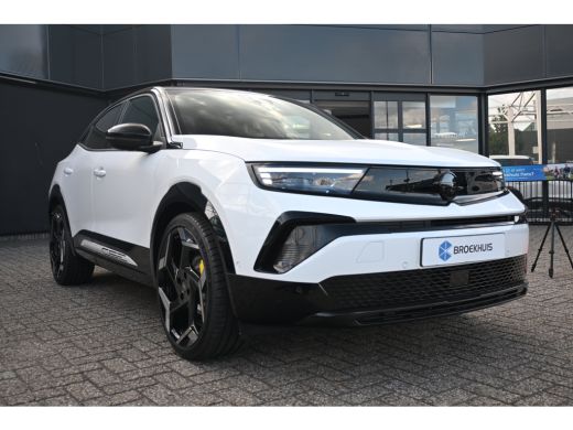 Opel Mokka-e GSE - Electric 280pk | Torsen Sperdifferentieel | Alcantara | Stoel/Stuuverwarming | Navigatie | ... ActivLease financial lease