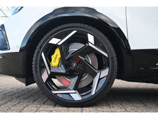 Opel Mokka-e GSE - Electric 280pk | Torsen Sperdifferentieel | Alcantara | Stoel/Stuuverwarming | Navigatie | ... ActivLease financial lease