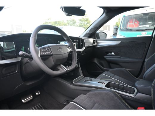 Opel Mokka-e GSE - Electric 280pk | Torsen Sperdifferentieel | Alcantara | Stoel/Stuuverwarming | Navigatie | ... ActivLease financial lease