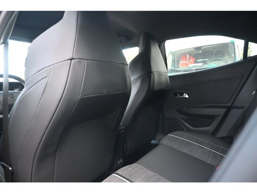 Opel Mokka-e GSE - Electric 280pk | Torsen Sperdifferentieel | Alcantara | Stoel/Stuuverwarming | Navigatie | ... ActivLease financial lease
