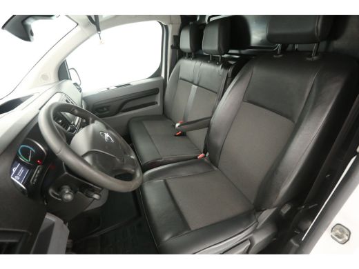 Opel Vivaro-e 75 kWh L2H1 | Snelladen | SOH 87% | Airco | Cruise | 3 Zits | Carplay | Parkeersens. ActivLease financial lease