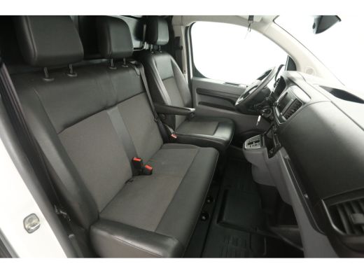 Opel Vivaro-e 75 kWh L2H1 | Snelladen | SOH 87% | Airco | Cruise | 3 Zits | Carplay | Parkeersens. ActivLease financial lease