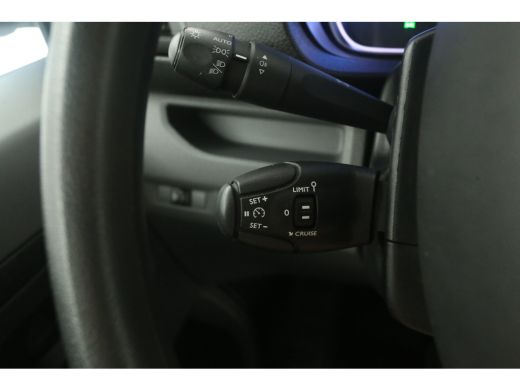 Opel Vivaro-e 75 kWh L2H1 | Snelladen | SOH 87% | Airco | Cruise | 3 Zits | Carplay | Parkeersens. ActivLease financial lease