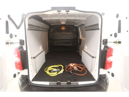 Opel Vivaro-e L2H1 75 kWh | Snelladen | SOH 92% | Airco | Camera | Cruise | Carplay | 3 Zits ActivLease financial lease