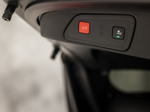 Peugeot 3008 1.6 HYbrid4 300 GT Sport 300Pk Automaat (PANORAMADAK, APPLE CARPLAY, MEMORY SEAT, FOCAL AUDIO, 36... ActivLease financial lease