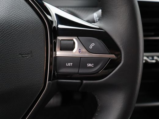 Peugeot e-2008 EV Active 50 kWh SOH 90% | Navigatie | Camera | Parkeersenoren | Apple Carplay/Android Auto | Cli... ActivLease financial lease