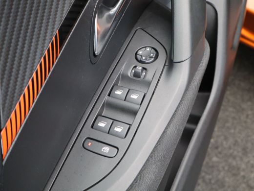 Peugeot e-2008 EV Active 50 kWh SOH 90% | Navigatie | Camera | Parkeersenoren | Apple Carplay/Android Auto | Cli... ActivLease financial lease
