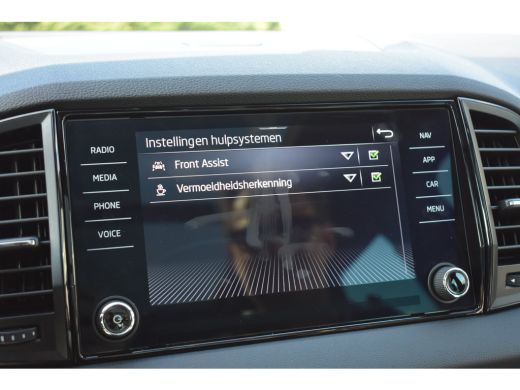 Skoda Karoq 1.5 150PK DSG TSI ACT Sportline Business | Cruise Control | Achteruitrijcamera | Stoel- en stuurw... ActivLease financial lease