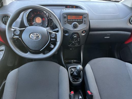 Toyota Aygo 1.0 VVT-i x-fun | 5 deurs | Airconditioning | Bluetooth | Elektrische ramen voor | Centrale deurv... ActivLease financial lease