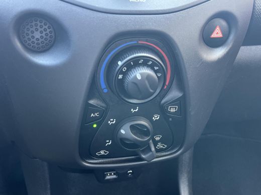 Toyota Aygo 1.0 VVT-i x-fun | 5 deurs | Airconditioning | Bluetooth | Elektrische ramen voor | Centrale deurv... ActivLease financial lease