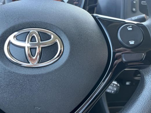 Toyota Aygo 1.0 VVT-i x-fun | 5 deurs | Airconditioning | Bluetooth | Elektrische ramen voor | Centrale deurv... ActivLease financial lease