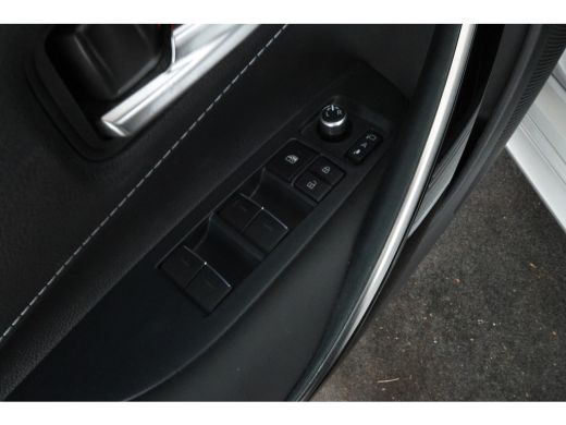 Toyota Corolla Touring Sports 2.0 Hybrid Dynamic Automaat, Navigatie, Climate, Trekhaak ActivLease financial lease