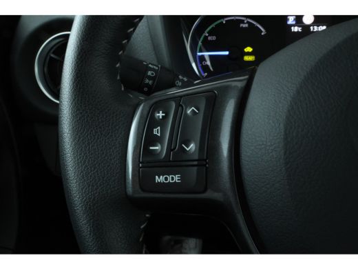 Toyota Yaris 1.5 Hybrid Dynamic Automaat, Navigatie, climate, ActivLease financial lease