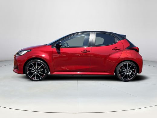 Toyota Yaris 1.5 Hybrid GR Sport | Navigatie | Stoelverwarming | Dode hoek waarschuwing | Head up display | ActivLease financial lease