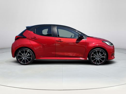 Toyota Yaris 1.5 Hybrid GR Sport | Navigatie | Stoelverwarming | Dode hoek waarschuwing | Head up display | ActivLease financial lease