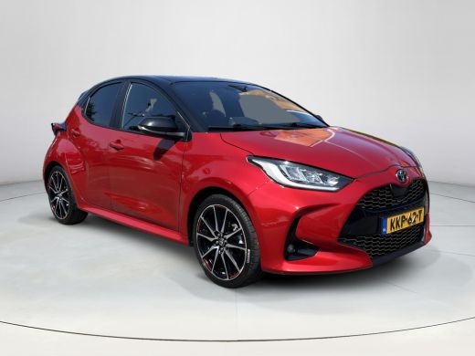 Toyota Yaris 1.5 Hybrid GR Sport | Navigatie | Stoelverwarming | Dode hoek waarschuwing | Head up display | ActivLease financial lease