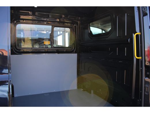 Volkswagen Crafter 2.0 TDI 140PK Automaat, Hero Editie, laag dak, camper voorbereiding! Standkachel | Leder | Airco ... ActivLease financial lease
