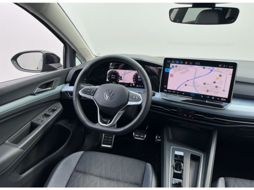 Volkswagen Golf 1.5 eHybrid 204PK PLUG IN. LIFE CAMERA/NAVI/HEAD-UP/CARPLAY ActivLease financial lease