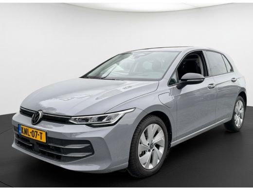 Volkswagen Golf 1.5 eHybrid 204PK PLUG IN. LIFE CAMERA/NAVI/HEAD-UP/CARPLAY ActivLease financial lease