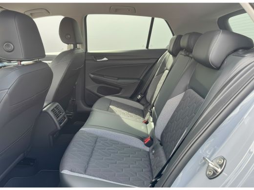 Volkswagen Golf 1.5 eHybrid 204PK PLUG IN. LIFE CAMERA/NAVI/HEAD-UP/CARPLAY ActivLease financial lease