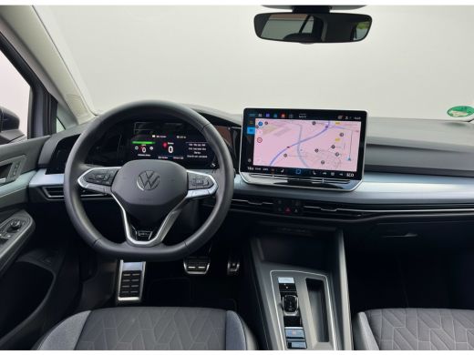 Volkswagen Golf 1.5 eHybrid 204PK PLUG IN. LIFE CAMERA/NAVI/HEAD-UP/CARPLAY ActivLease financial lease