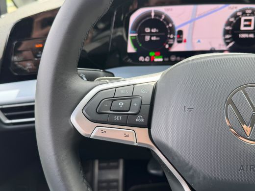 Volkswagen Golf 1.5 eHybrid 204PK PLUG IN. LIFE CAMERA/NAVI/HEAD-UP/CARPLAY ActivLease financial lease