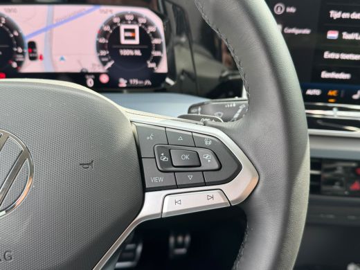 Volkswagen Golf 1.5 eHybrid 204PK PLUG IN. LIFE CAMERA/NAVI/HEAD-UP/CARPLAY ActivLease financial lease