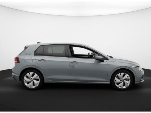 Volkswagen Golf 1.5 eHybrid 204PK PLUG IN. LIFE CAMERA/NAVI/HEAD-UP/CARPLAY ActivLease financial lease