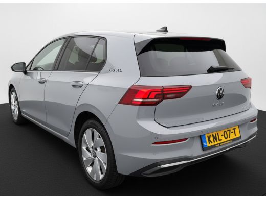 Volkswagen Golf 1.5 eHybrid 204PK PLUG IN. LIFE CAMERA/NAVI/HEAD-UP/CARPLAY ActivLease financial lease