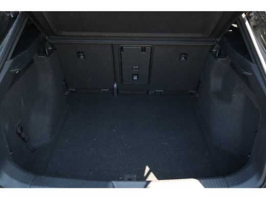 Volkswagen ID.4 First 77 kWh | Keyless start | Lichtmetalen velgen 20" | Parkeersensor voor en achter ActivLease financial lease