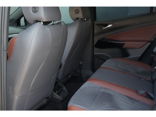 Volkswagen ID.4 First 77 kWh | Keyless start | Lichtmetalen velgen 20" | Parkeersensor voor en achter ActivLease financial lease