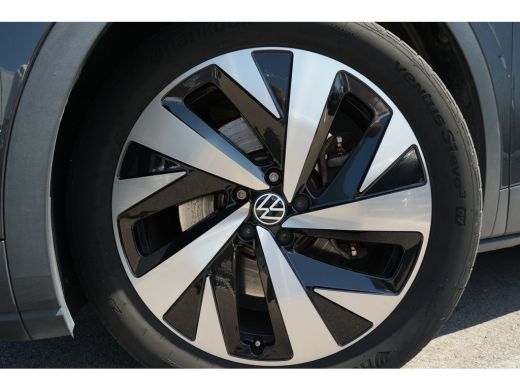 Volkswagen ID.4 First 77 kWh | Keyless start | Lichtmetalen velgen 20" | Parkeersensor voor en achter ActivLease financial lease