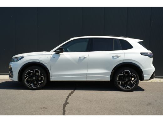 Volkswagen Tiguan 1.5 eHybrid 272pk R-Line Edition | Panoramadak | Trekhaak | 360 Camera | Leder | Stoelmassage & V... ActivLease financial lease